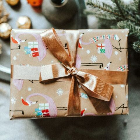 Δώρο Χριστουγέννων 2025: Τι ισχύει για εργαζόμενους και ανέργους