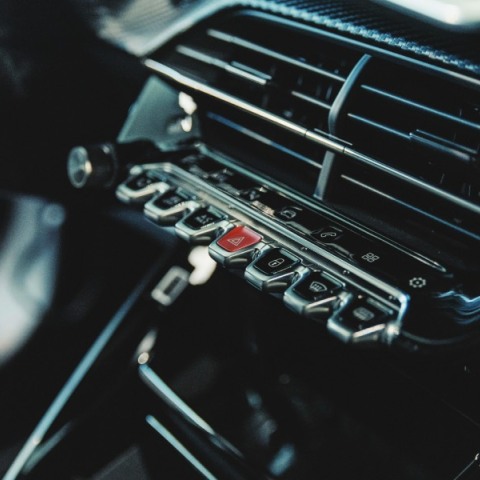 κουμπιά αυτοκινήτου 