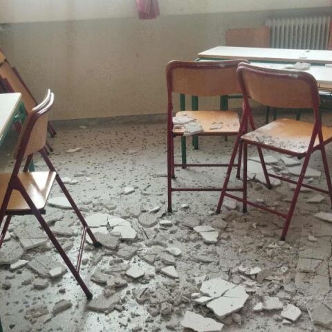 Πόρτο Ράφτη: Έπεσαν σοβάδες από το ταβάνι στα κεφάλια μαθητών - Τι καταγγέλλουν γονείς και εκπαιδευτικοί