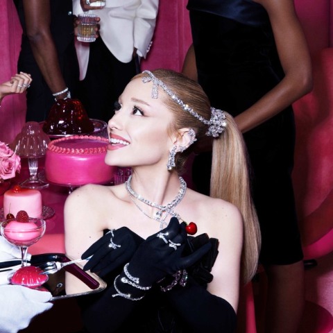 Η Αριάνα Γκράντε πρωταγωνιστεί στη νέα καμπάνια της Swarovski 