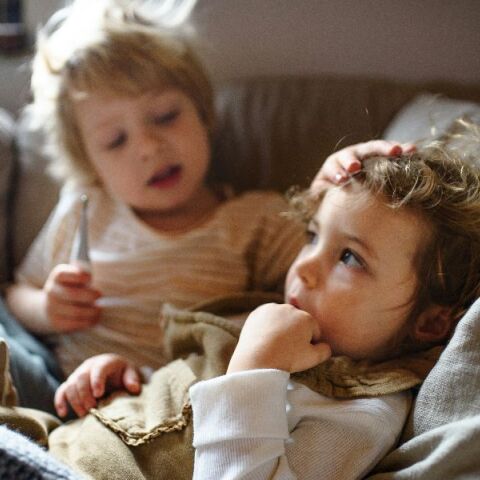 Γιατί τα μικρά παιδιά αρρωσταίνουν συνεχώς - Υπάρχει κάτι που μπορούν να κάνουν οι γονείς;