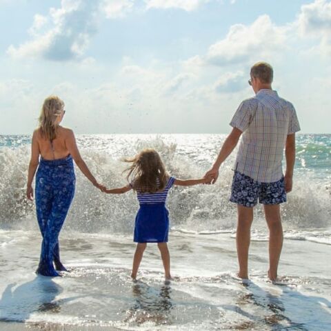 Το δημογραφικό και η πραγματικότητα της μητρότητας