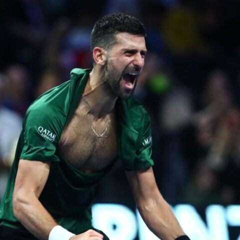 Έσκισε την μπλούζα του μέσα σε παροξυσμό στο Telekom Center Athens ο Τζόκοβιτς