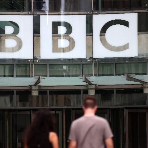 Explainer: Γιατί παραιτήθηκε ο  γενικός διευθυντής του BBC και ποιο ήταν το μοντάζ στο ντοκιμαντέρ για τον Τραμπ