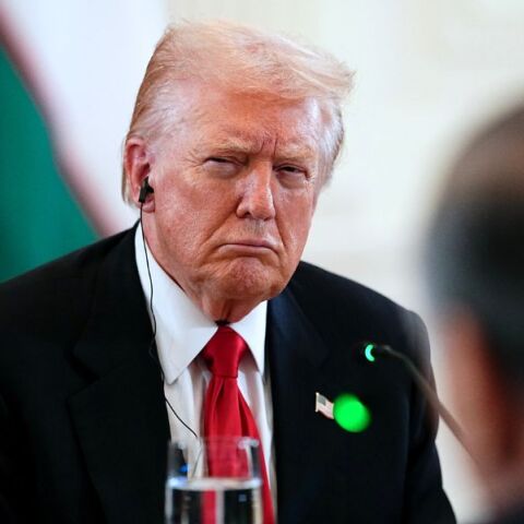 Ο Ντόναλντ Τραμπ χαρακτήρισε το BBC «διεφθαρμένο», μετά τις παραιτήσεις των επικεφαλής του, λόγω αντιδράσεων για μονταρισμένο βίντεο ομιλίας του.