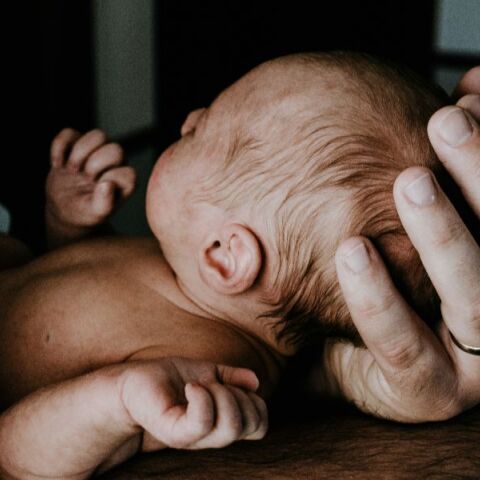 Ιατρικό επίτευγμα στην Ελλάδα - Μητέρα απέκτησε παιδί μετά από μεταμόσχευση ωοθηκικού ιστού