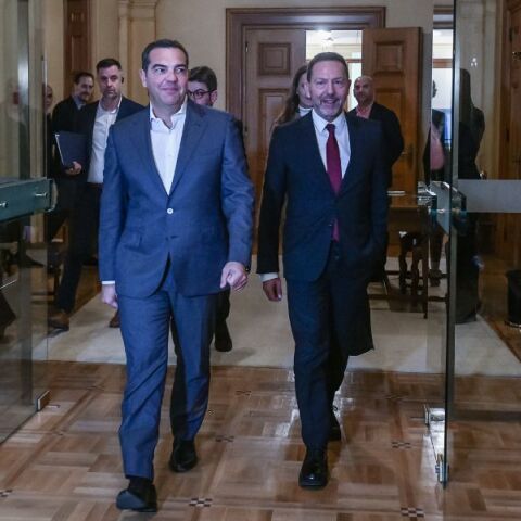 Ο Γιάννης Στουρνάρας αποκαλύπτει ότι είχε προειδοποιήσει τον Αλέξη Τσίπρα για το τεράστιο κόστος της διαπραγμάτευσης με την τρόικα το 2015 στην οικονομία.