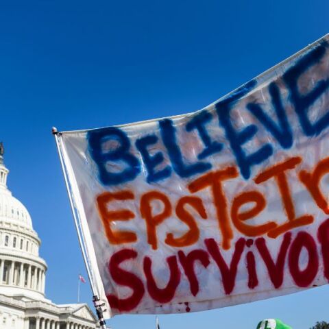 Σύγκρουση στη Βουλή των ΗΠΑ για τη δημοσιοποίηση των αρχείων του Τζέφρι Έπσταϊν, με το Ρεπουμπλικανικό Κόμμα βαθιά διχασμένο