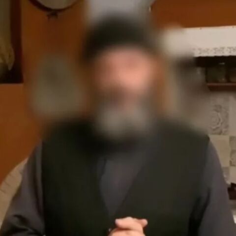 O ρασοφόρος YouTuber που προφυλακίστηκε για διακίνηση ναρκωτικών