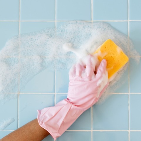 3 DIY φυσικά καθαριστικά που φτιάχνεις με υλικά της κουζίνας