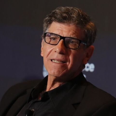 Μπέζος με αφορμή το βιβλίο Τσίπρα: Στην Ελλάδα προτιμάμε να γράφουμε βιβλία παρά να τα διαβάζουμε