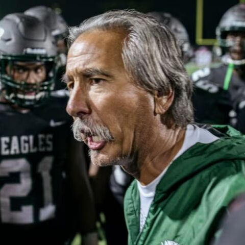 Καλιφόρνια: Ο 66χρονος πρώην προπονητής αμερικανικού ποδοσφαίρου Τζον Μπιμ, γνωστός από τη σειρά του Netflix, πυροβολήθηκε στην πανεπιστημιούπολη του Όκλαντ