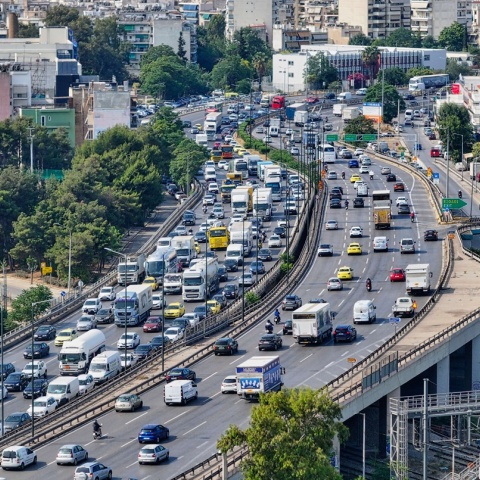 Αυτοκίνητα που κινούνται στον Κηφισό