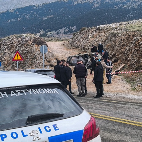 Το σημείο όπου βρέθηκε το καμένο όχημα των δραστών μετά τη δολοφονία του Γιάννη Λάλα στην Αράχωβα