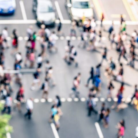 Ο πληθυσμός της Ελλάδας γερνά ραγδαία: Το 34% των πολιτών θα είναι άνω των 65 το 2060 - Η νέα πραγματικότητα απαιτεί στρατηγικές για υγιή και ενεργή γήρανση