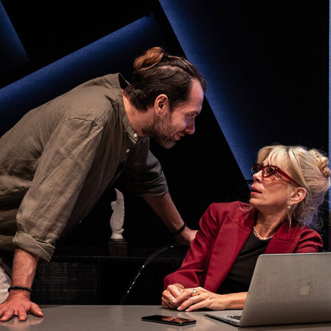 Κερδίστε προσκλήσεις για τη Linda στο θέατρο Επί Κολωνώ