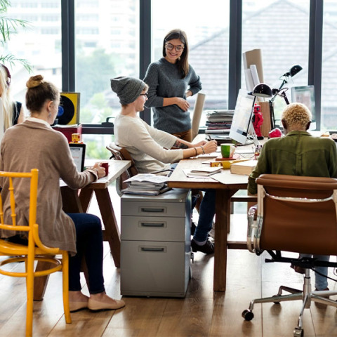 Τέσσερις γενιές στο ίδιο γραφείο