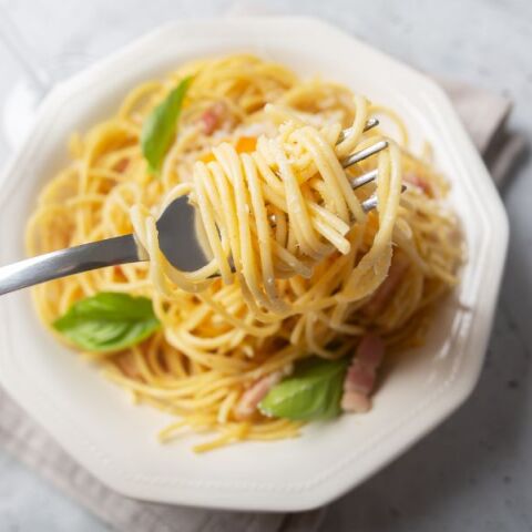 Η Ιταλία καταγγέλλει «ιταλοφανείς» σάλτσες στο κατάστημα του ευρωκοινοβουλίου και ζητά έρευνα για παραπλανητική επισήμανση.