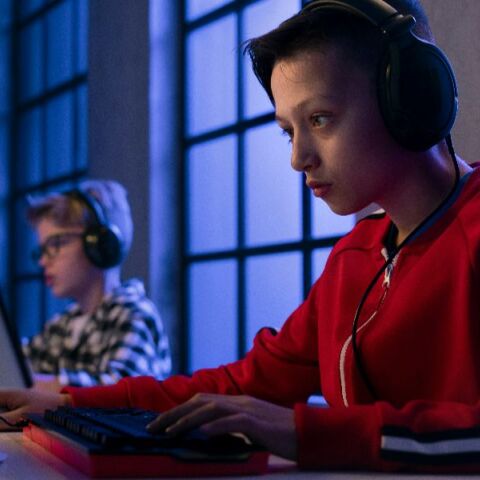 Προειδοποίηση Europol: Παιδιά εκβιάζονται μέσω βιντεοπαιχνιδιών για να διαπράξουν δολοφονίες