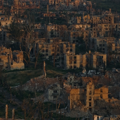 Ρωσο-ουκρανικός πόλεμος: Τα 28 σημεία και η μοναξιά της Ευρώπης