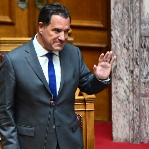 Ο Γεωργιάδης απαντά στον Τσίπρα «ως γνήσιος βιβλιοπώλης» - Δείτε το βίντεο