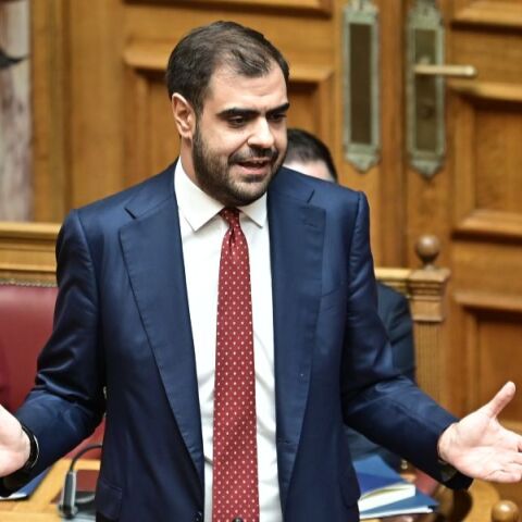 Μαρινάκης για Τσίπρα: Από τις γνώσεις της γεωγραφίας κατάλαβα ότι είναι ο πραγματικός συγγραφέας του βιβλίου