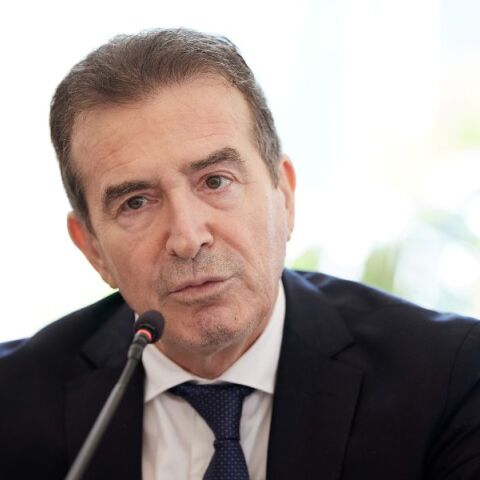 Μιχάλης Χρυσοχοΐδης: Αύξηση καταγγελιών και συλλήψεων για ενδοοικογενειακή βία - 5.000 γυναίκες χρησιμοποιούν ετησίως το panic button