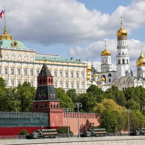 Πώς το «ρωσικό νυστέρι» ακρωτηριάζει την ευρωπαϊκή δημοκρατία