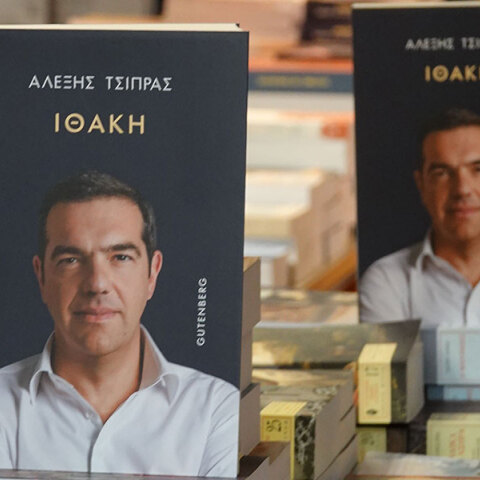 Ο λυρικός αναθεωρητισμός μιας καταστροφικής διακυβέρνησης