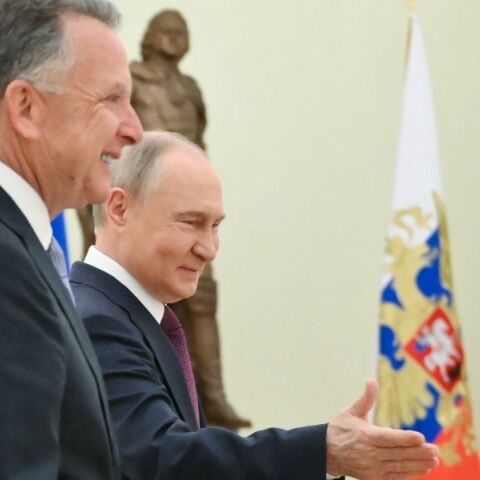 Ηχογράφηση αποκαλύπτει ότι ο απεσταλμένος Τραμπ πρότεινε παραχωρήσεις γης στην Ουκρανία ως βάση ειρηνευτικής συμφωνίας με τη Ρωσία