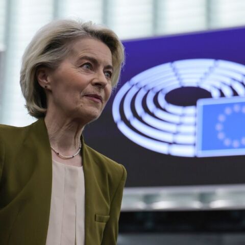 Η Ούρσουλα φον ντερ Λάιεν δήλωσε στο Ευρωπαϊκό Κοινοβούλιο ότι η νομιμοποίηση της υπονόμευσης των συνόρων της Ουκρανίας θα οδηγήσει σε μελλοντικές συγκρούσεις.