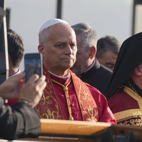 Ο πάπας Λέων και ο πατριάρχης Βαρθολομαίος στη Νίκαια - Live η ιστορική κοινή λειτουργία