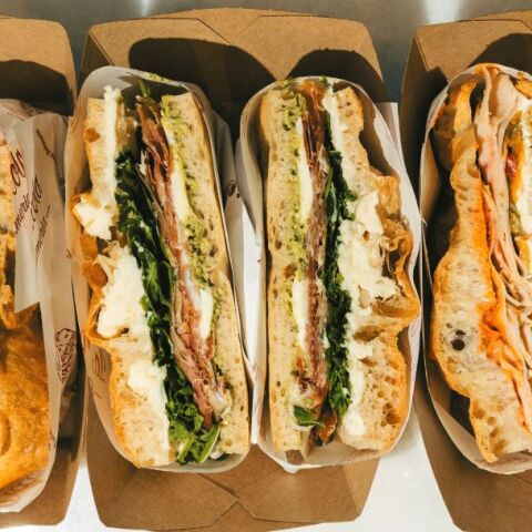 Αθηναϊκό street food, ένας καλός λόγος για ατέλειωτες βόλτες στην πόλη