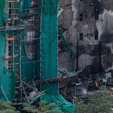 Χονγκ Κονγκ: Τουλάχιστον 128 οι νεκροί από τη φωτιά στους ουρανοξύστες, 200 οι αγνοούμενοι 