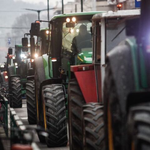 «Ζεσταίνουν» τις μηχανές των τρακτέρ οι αγρότες - Ξεκινούν από αύριο τα πρώτα μπλόκα