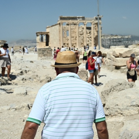 Ηλικιωμένος στην Ακρόπολη