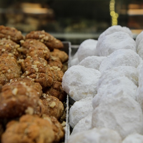 Μελομακάρονα και κουραμπιέδες