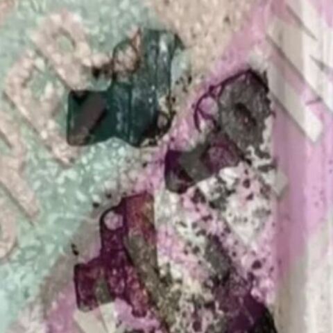 Υδραυλικός πήγε να ξεβουλώσει την αποχέτευση στο κρατητήριο του ΑΤ Κυψέλης και βρήκε 9 όπλα