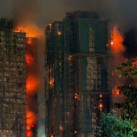 Χονγκ Κονγκ: 2 ώρες εγκλωβισμένος στον ουρανοξύστη - Οι τραγικές στιγμές και οι ενοχές ενός επιζώντα 