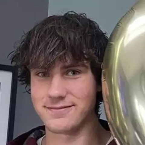 Τίτλος  Ο νεαρός Τζορτζ Σμιθ που χάθηκε πριν από δύο εβδομάδες κοντά στο Κάστρο του Δράκουλα