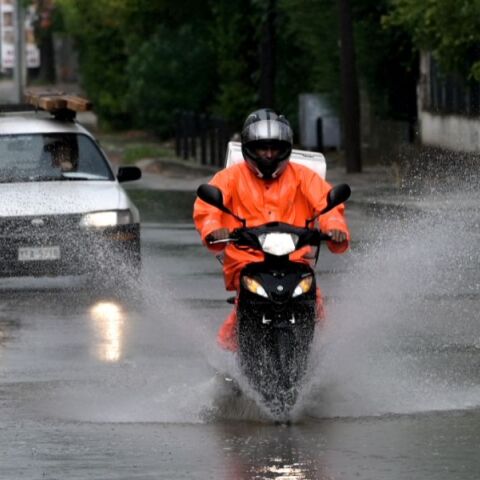 ΓΣΕΕ: Οδηγίες για την ασφάλεια εργαζομένων εν μέσω της κακοκαιρίας Byron - Ποια τα δικαιώματα σε περιπτώσεις αδυναμίας προσέλευσης.