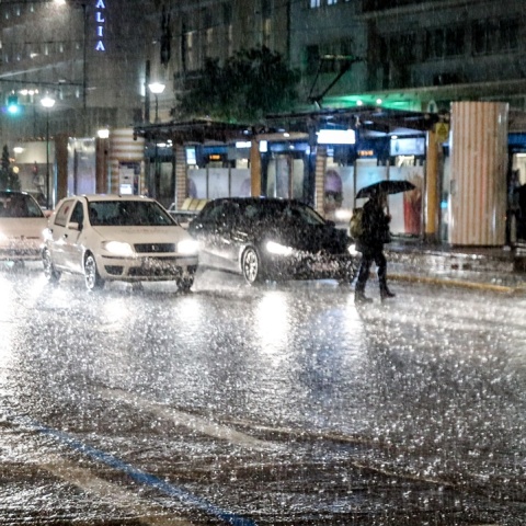 Βροχή στο κέντρο της Αθήνας