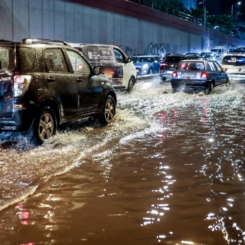 Πλημμυρισμένος δρόμος