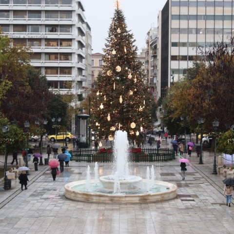 Το χριστουγεννιάτικο δέντρο στο Σύνταγμα