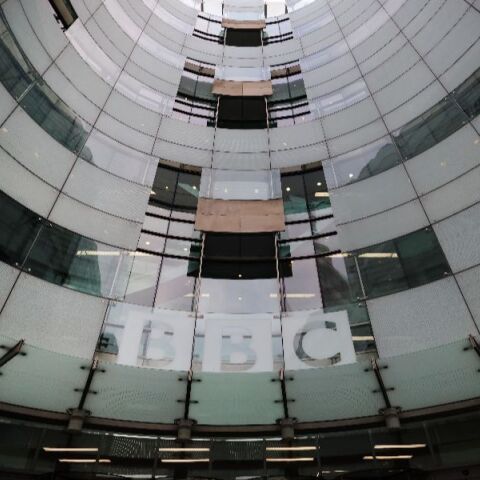 Η πρώτη αντίδραση του BBC μετά τη μήνυση για συκοφαντική δυσφήμιση από τον Τραμπ