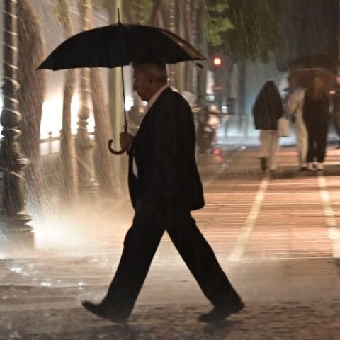 Αλλάζει ο καιρός από το Σάββατο - Βροχερά Χριστούγεννα, κρύο και χιόνια την Πρωτοχρονιά - Η πρόγνωση Μαρουσάκη