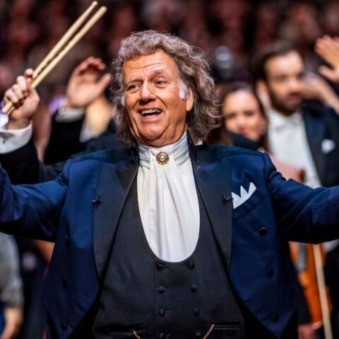 Ο διάσημος βιολιστής και διευθυντής της ορχήστρας Γιόχαν Στράους, Αντρέ Ριέ ανέβασε τα ελληνικά κάλαντα των Χριστουγέννων