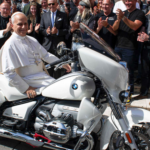 Καρδινάλιος Ρόμπερτ Πρέβοστ: Πάπας Λέων ΙΔ’