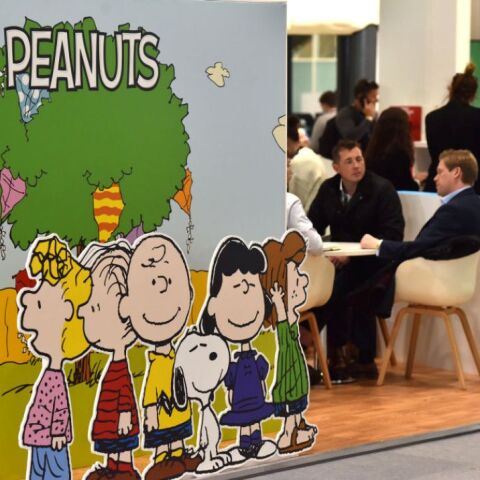 Η παρέα των Peanuts σε ένα βρετανικό σχολείο