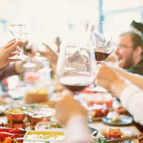 Πώς να απολαύσουμε τις γιορτές των Χριστουγέννων χωρίς ενοχές για το φαγητό 